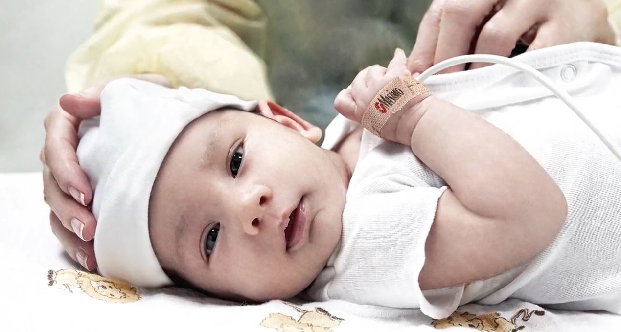 Cuidados cr&iacute;ticos en beb&eacute;s