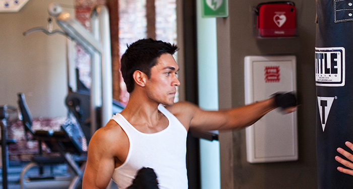 Hombres haciendo ejercicio