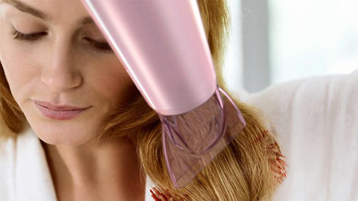 Mo&ntilde;o despeinado