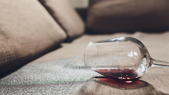 Segundo paso: c&oacute;mo quitar manchas del sof&aacute;