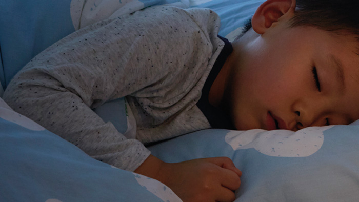 Niveles de ruido reducidos, un ni&ntilde;o dormido