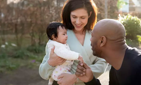 C&oacute;mo despertar a un reci&eacute;n nacido para comer