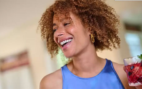 C&oacute;mo blanquear los dientes en casa y en el dentista