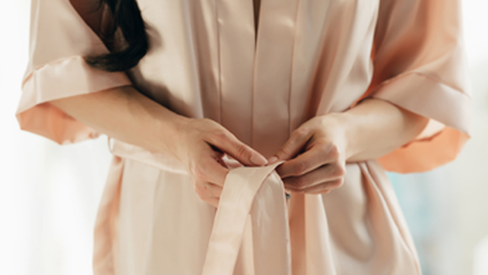 C&oacute;mo lavar seda natural y plancharla