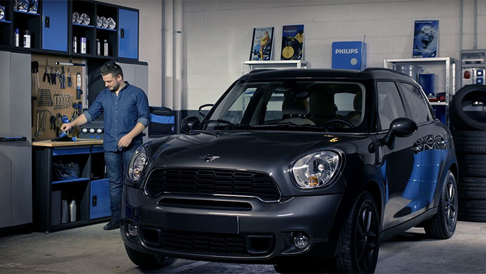 C&oacute;mo sustituir las bombillas de los faros del Mini Cooper Countryman