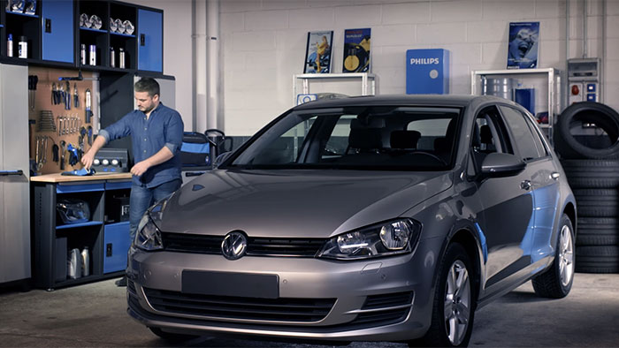 C&oacute;mo sustituir las bombillas de los faros de tu Volkswagen Golf VII