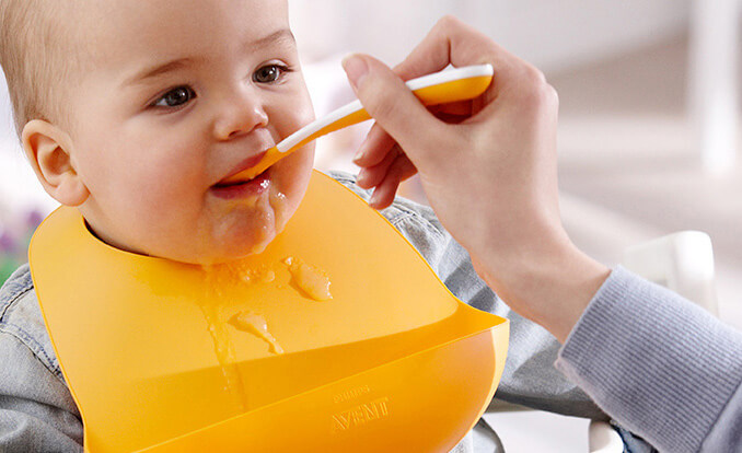 Distintas etapas de la introducci&oacute;n a los alimentos s&oacute;lidos
