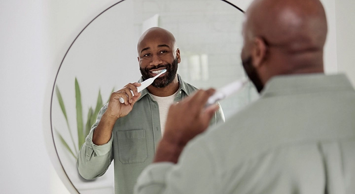 &iquest;Es malo cepillarse mucho los dientes?